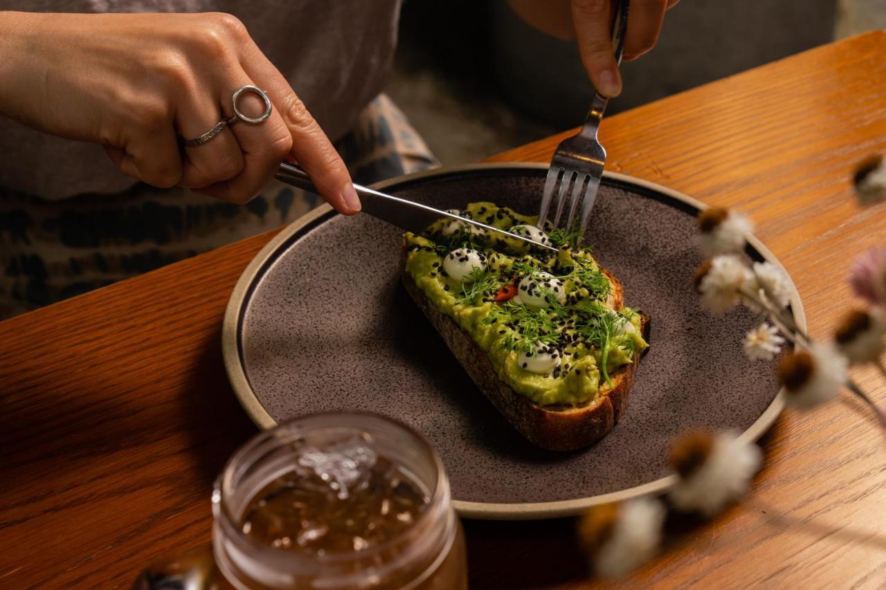 The Old Clare By Ode Hotels Сидней Экстерьер фото Avocado toast