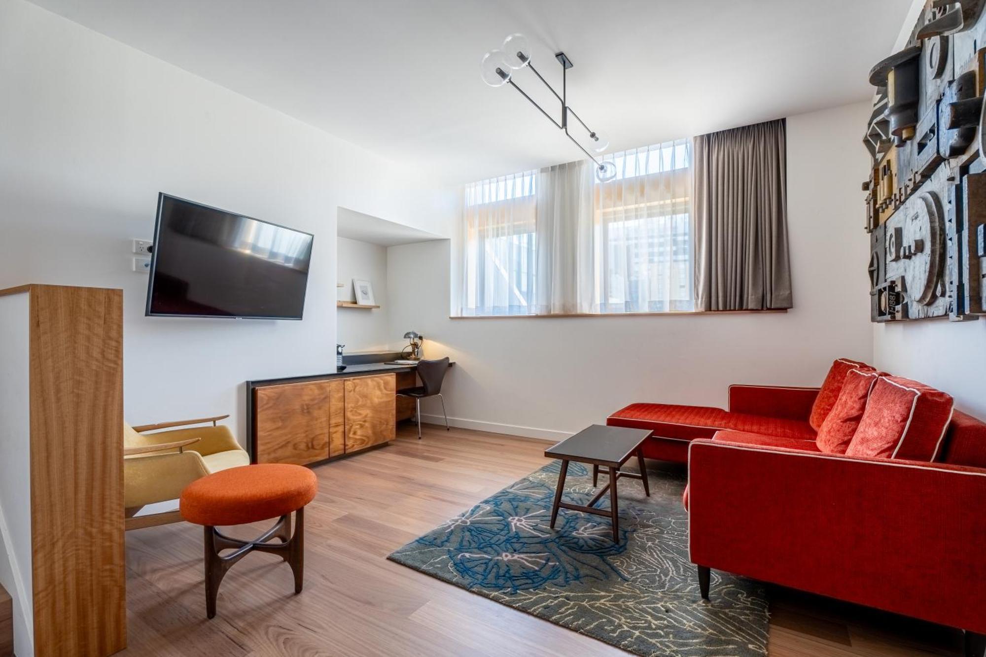 The Old Clare By Ode Hotels Сидней Экстерьер фото A suite at the hotel