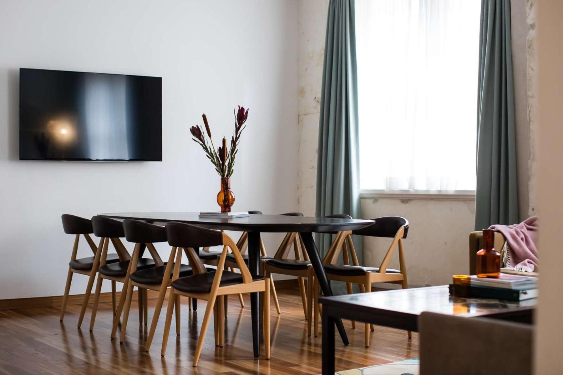 The Old Clare By Ode Hotels Сидней Экстерьер фото A living room in a shared apartment