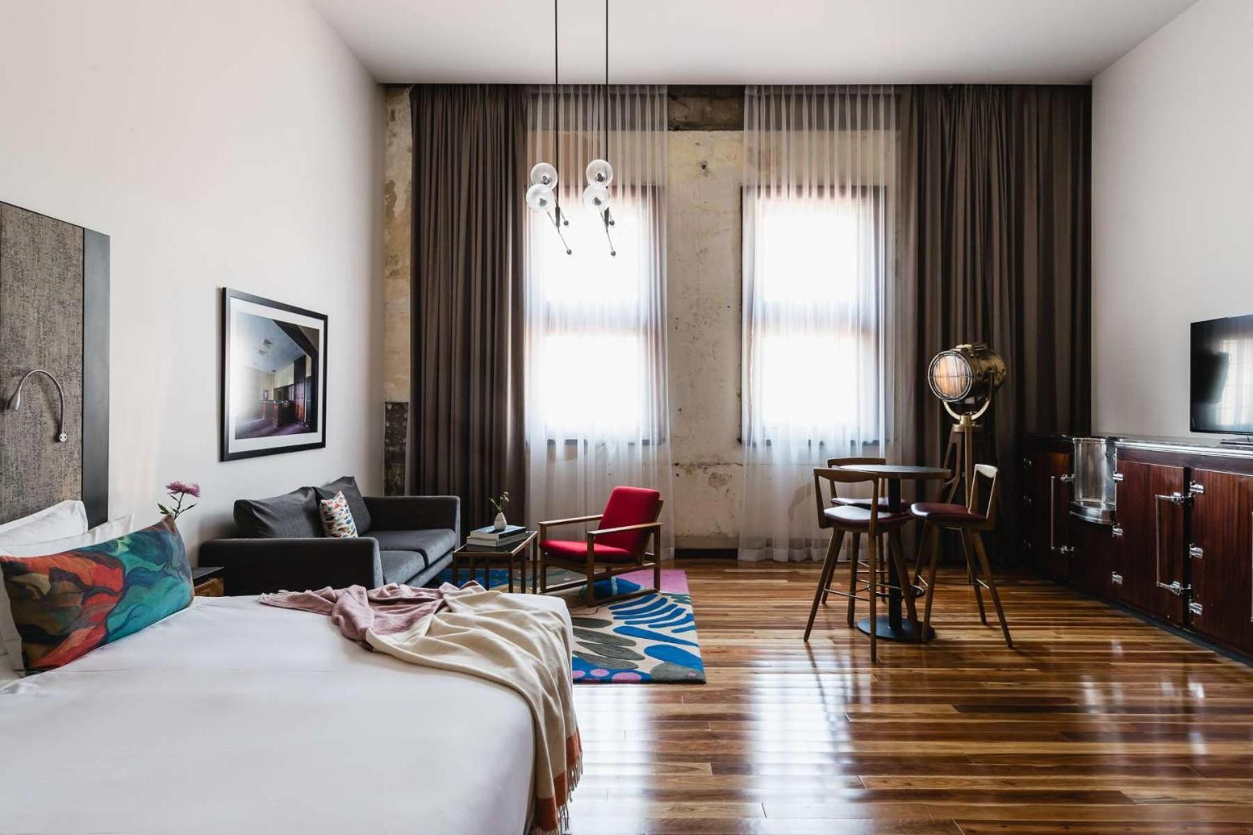 The Old Clare By Ode Hotels Сидней Экстерьер фото A room at the Hotel Valencia